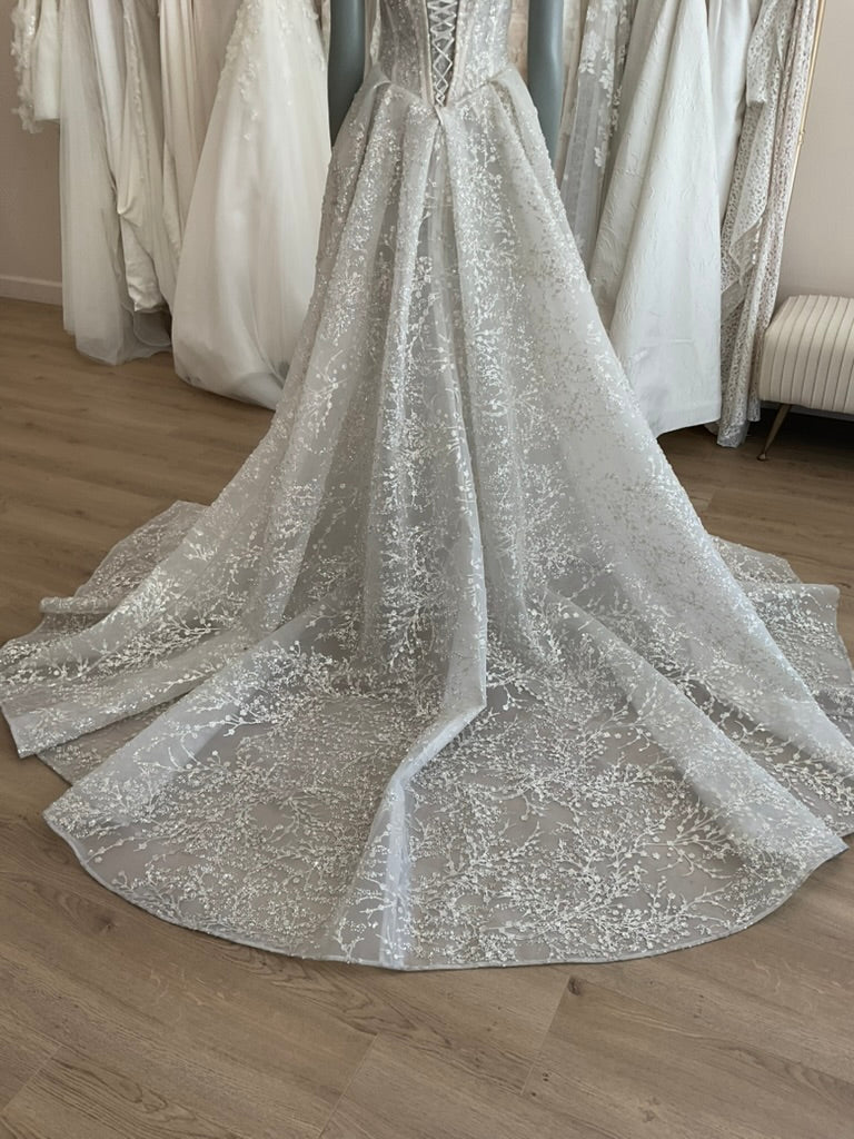 Kim Kassas - Elizabeth (8) - Image 7