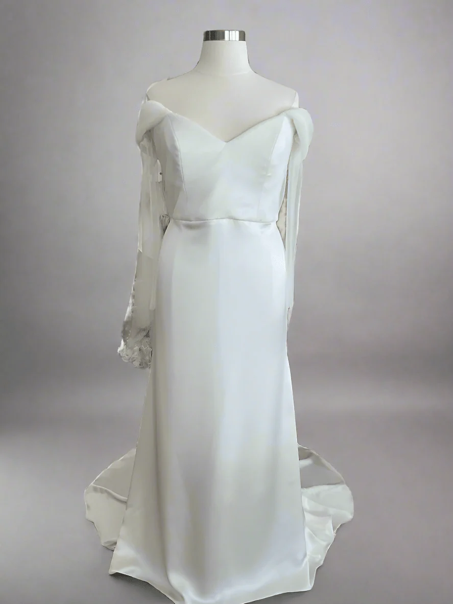 Aesling - Bardi Satin w/ Sleeves (22)