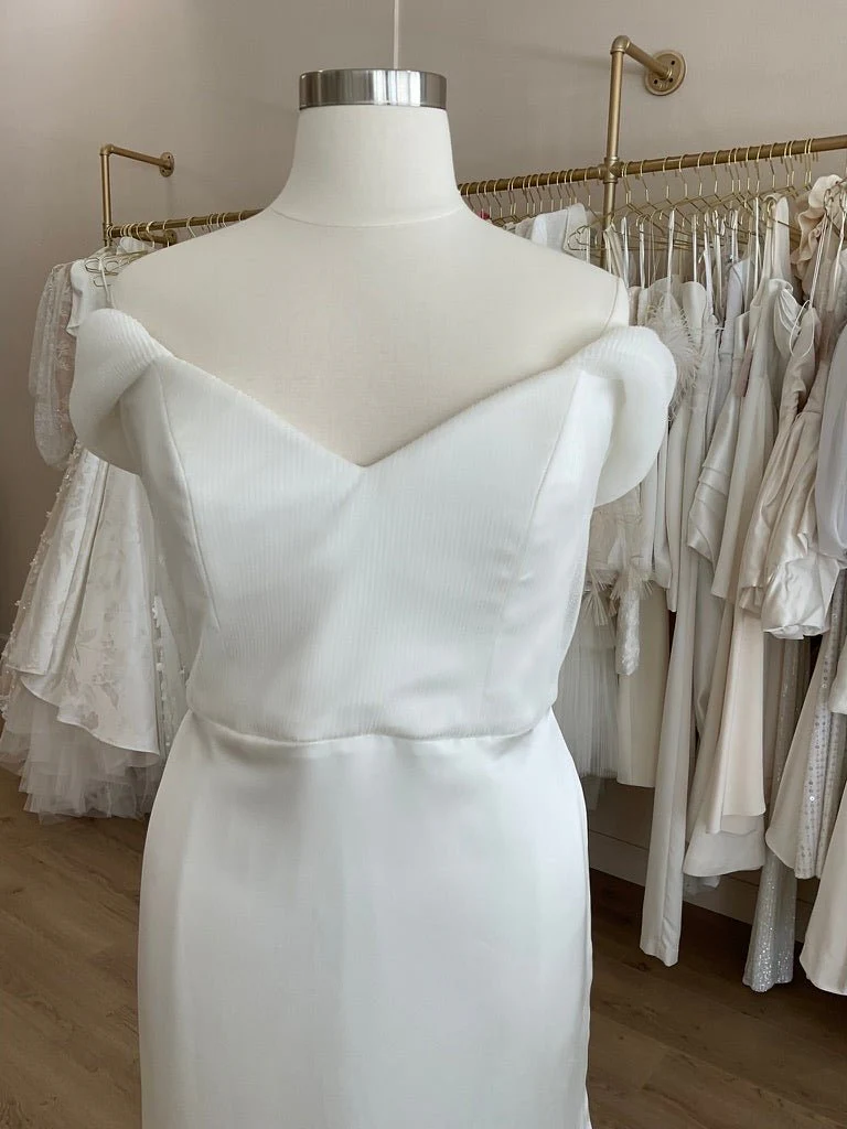 Aesling - Bardi Satin w/ Sleeves (22) - Image 5
