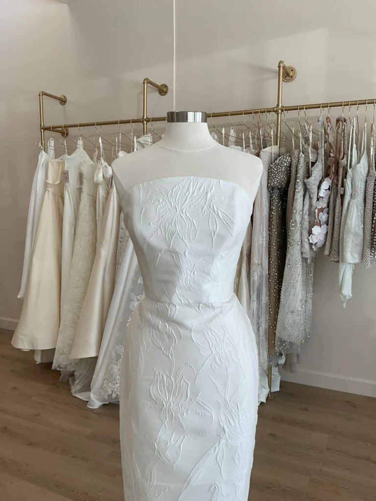 Amsale - Akira (14) - Image 8