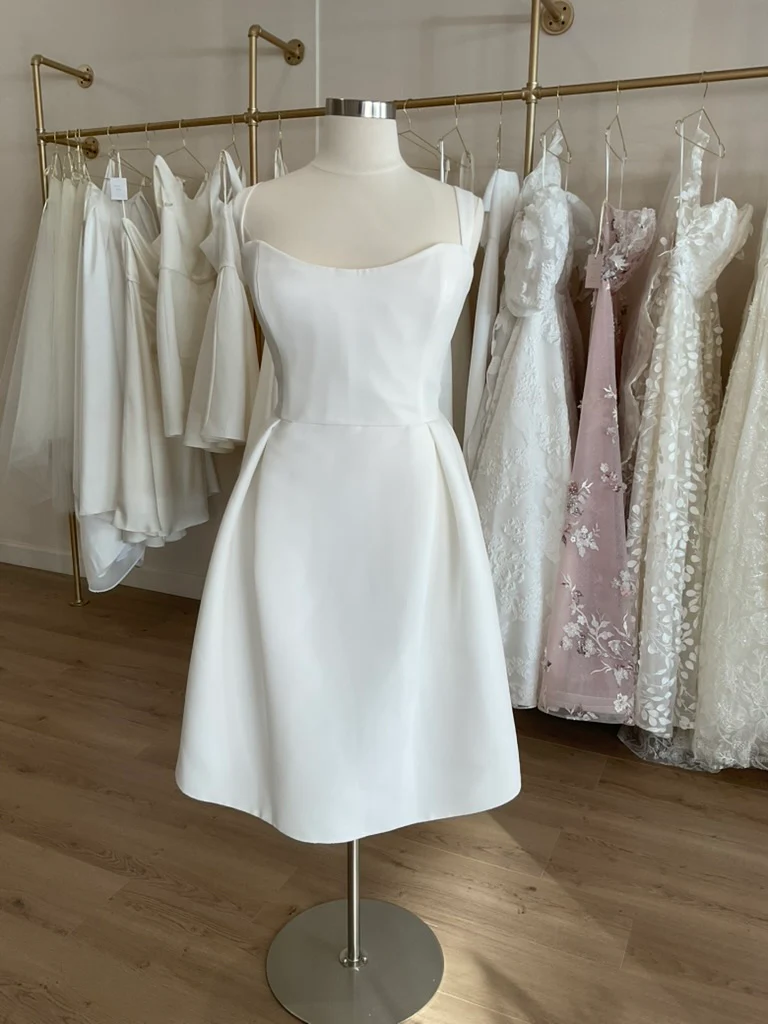 Amsale - LW235 (24) - Image 3