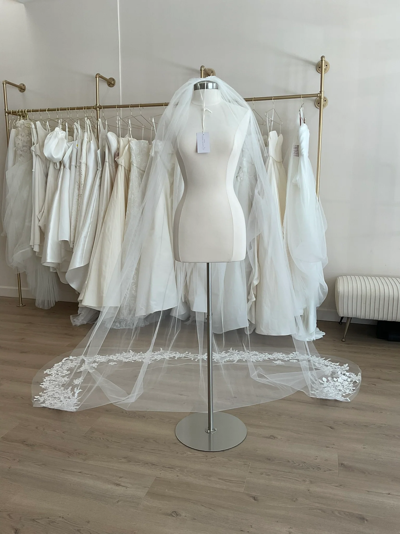 Amsale - R370 Veil - Image 3