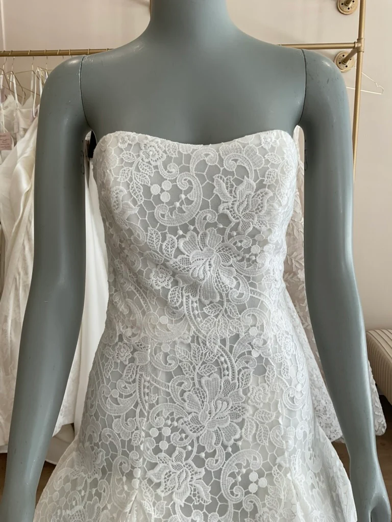 Bliss by Monique Lhuillier - BL 25- 103 (6) - Image 3