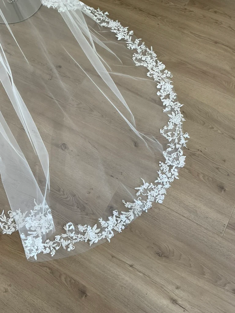 Bliss by Monique Lhuillier - Double Layer Lace Chapel Veil (Chapel) - Image 4