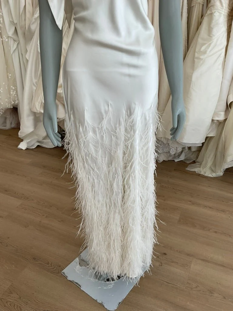 Cult Gaia - Gheta One shoulder Feather & Silk Gown (14) - Image 4