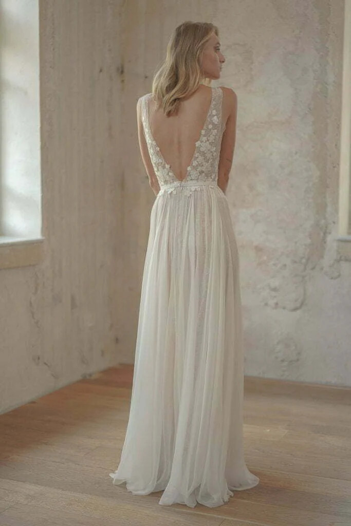 Mira Zwillinger- Karina (2) - Image 2