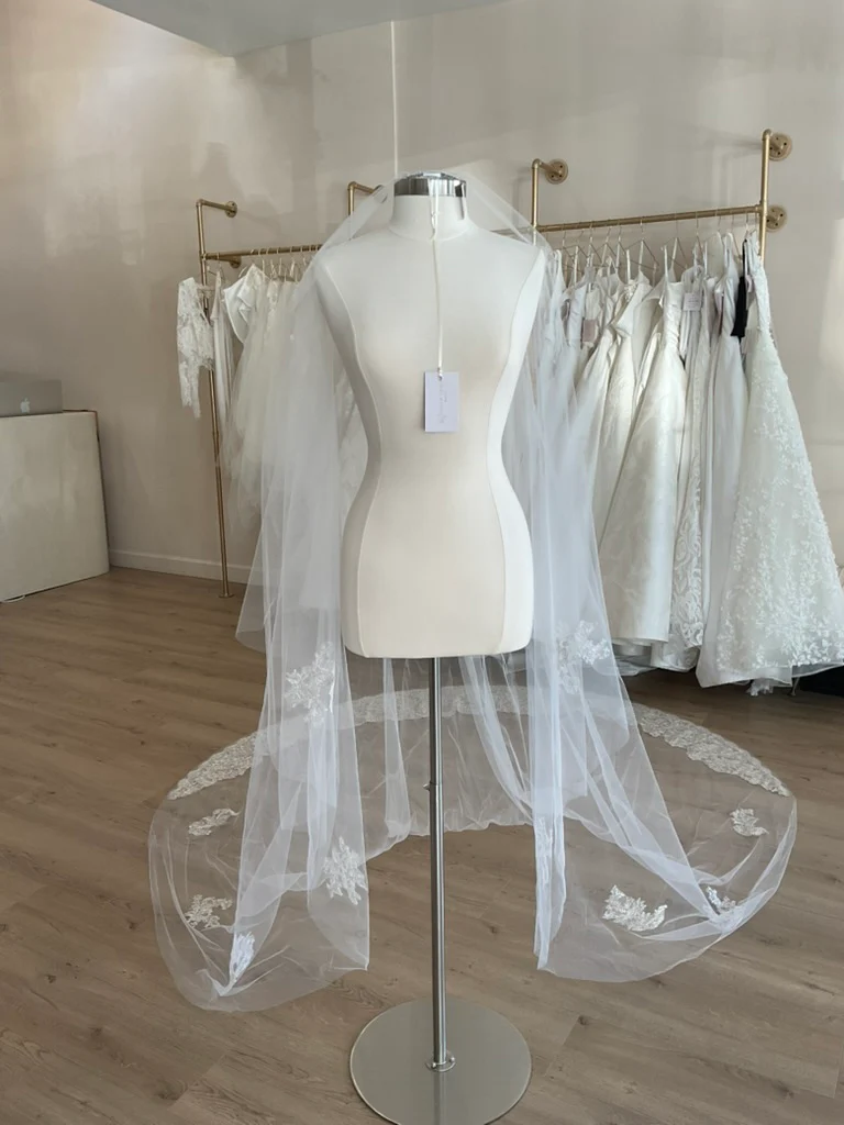 Monique Lhuillier - Adaleine Veil (Cathedral) - Image 5