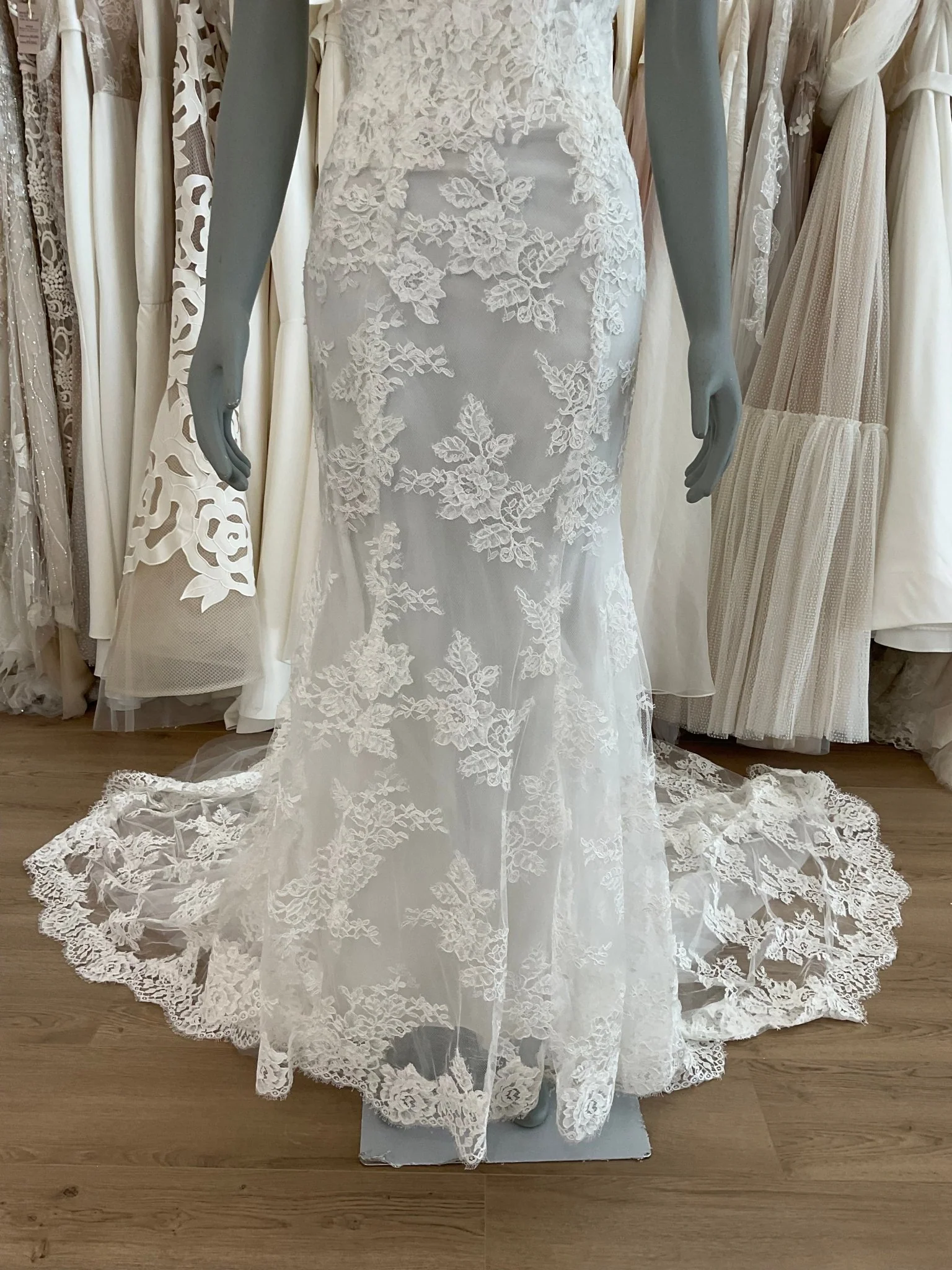 Monique Lhuillier - Dawson (8) - Image 3