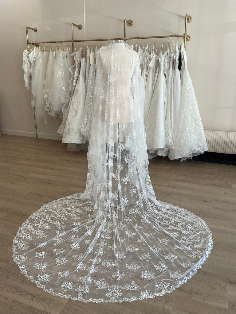 Monique Lhuillier - Dream Veil (Cathedral) - Image 2