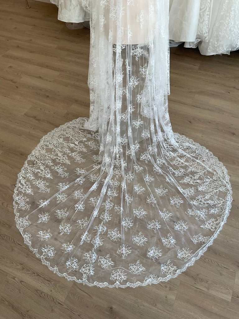 Monique Lhuillier - Dream Veil (Cathedral) - Image 3