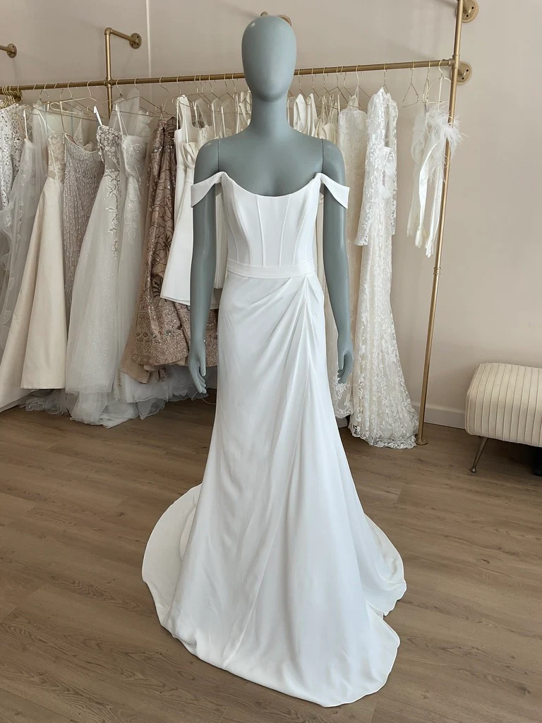 Suzanne Neville - Holst (6) - Image 2