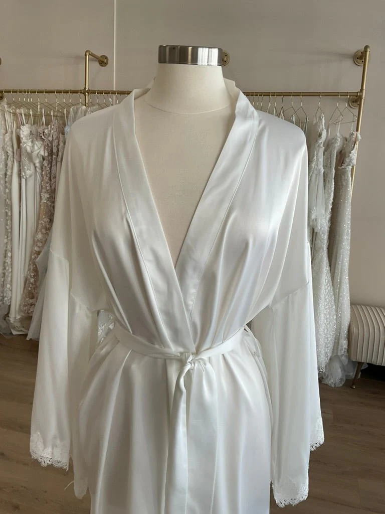 Untamed Petals - Alexa Robe (L) - Image 3
