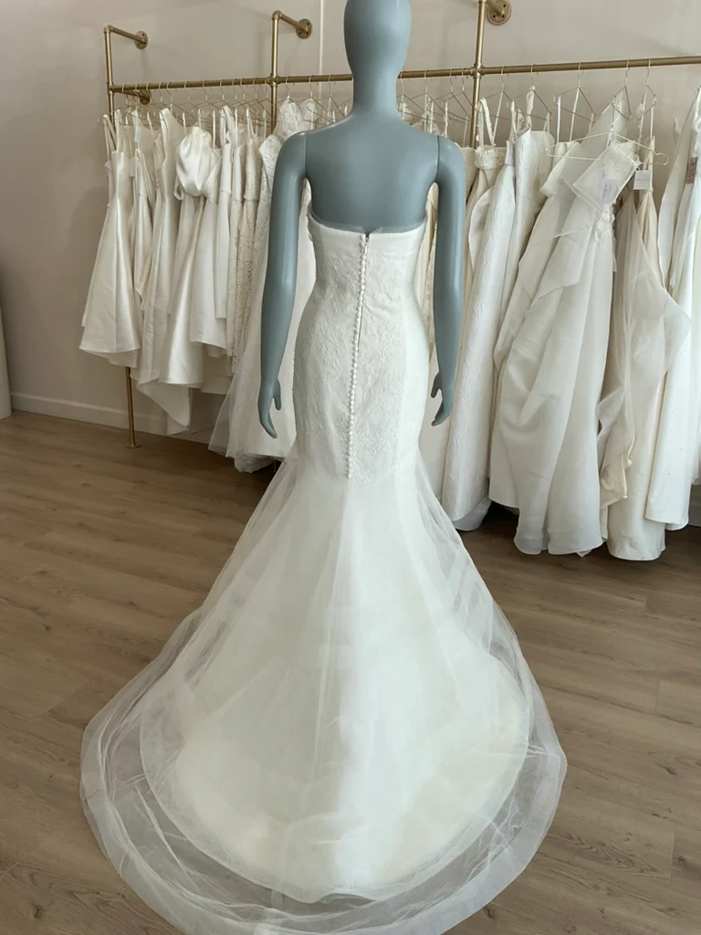 Vera Wang - Georgina (8) - Image 10