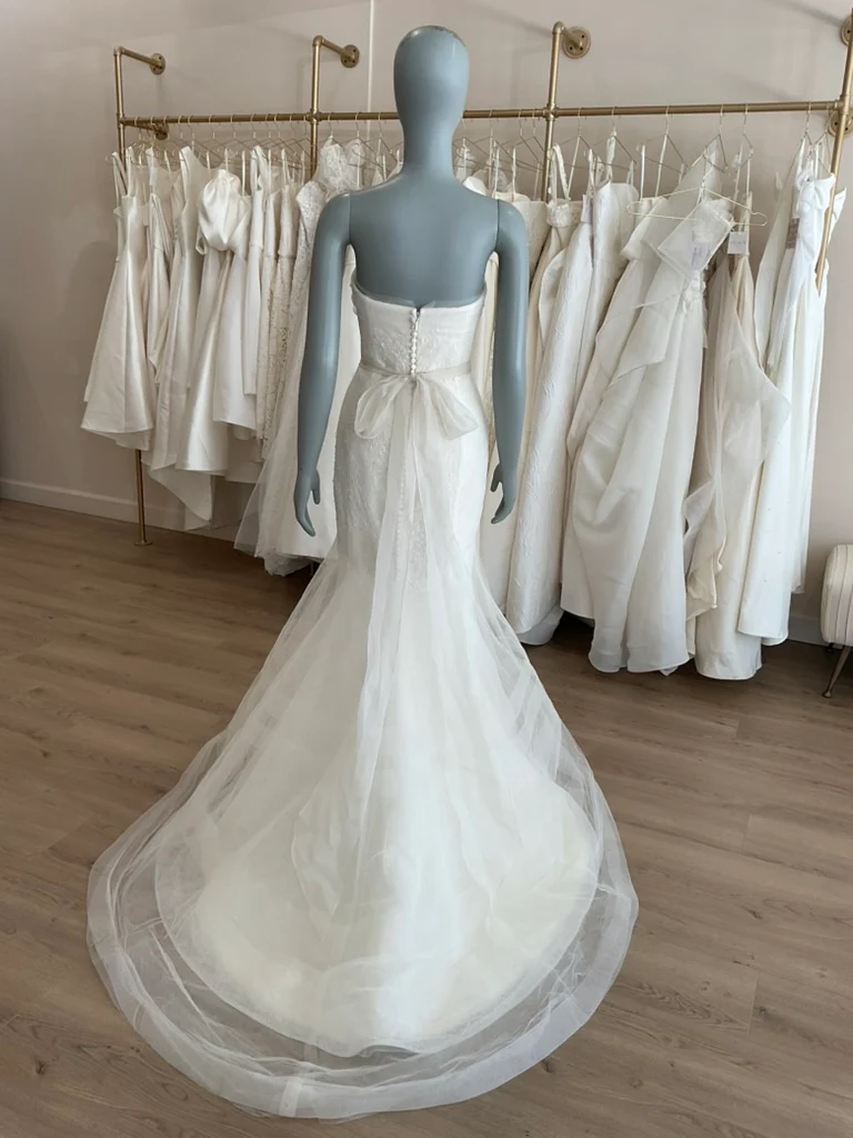 Vera Wang - Georgina (8) - Image 7