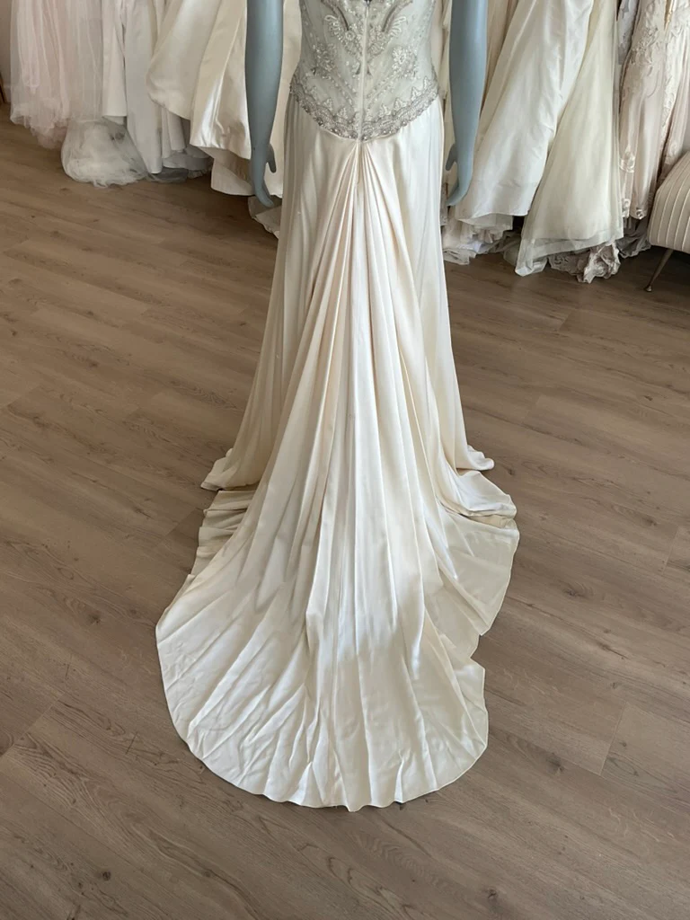 V-Reem Acra-8 - Image 8